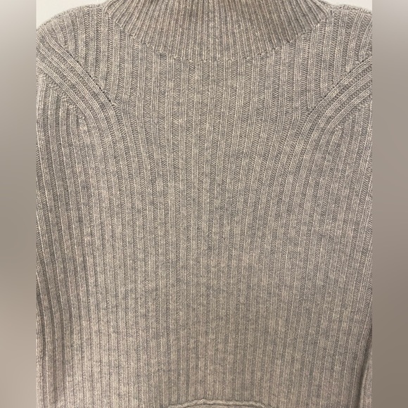 Club Monaco Cashmere Sweater - Women’s XS - Picture 4 of 4